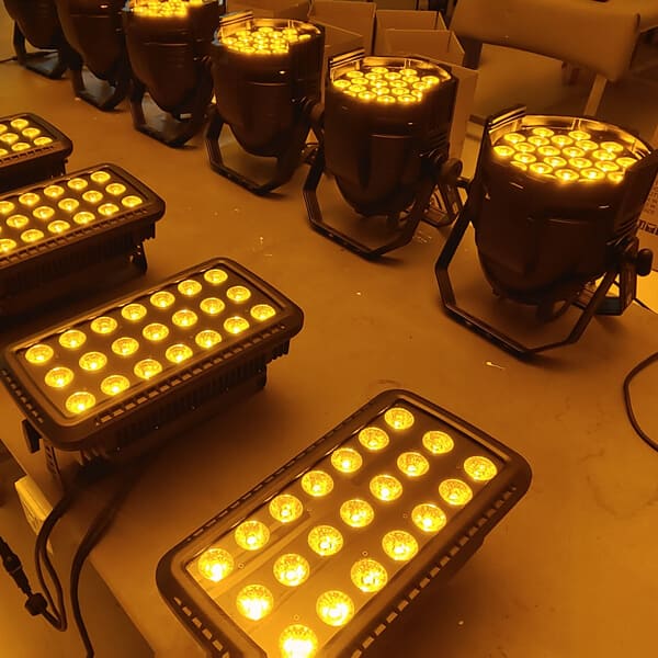 21x12W LED wash light in factory production